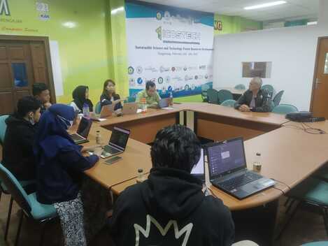Keterlibatan Dosen dalam Penelitian PredictMedix (SES-UR)